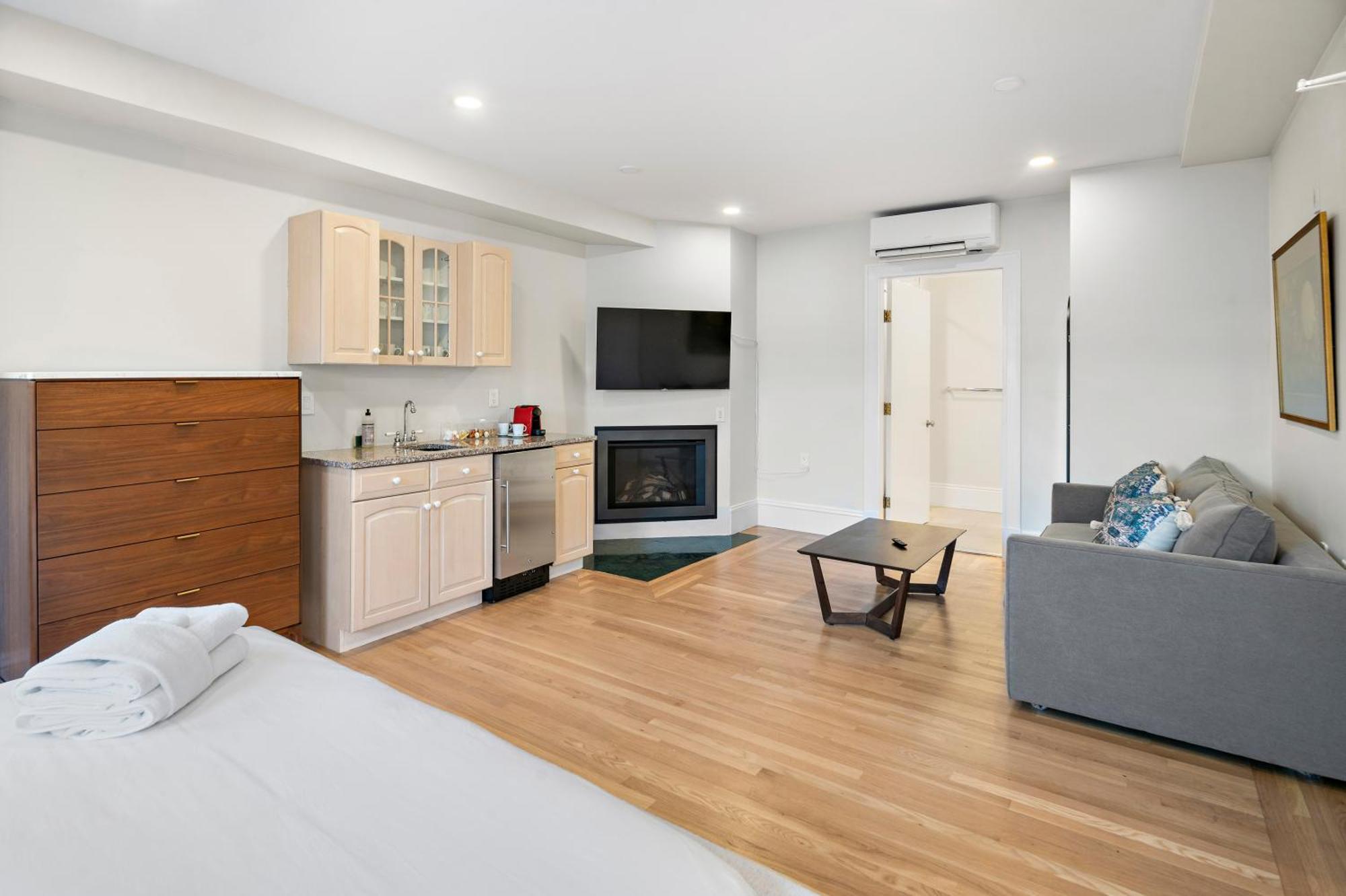 Charlesgate Suites Boston Exterior foto